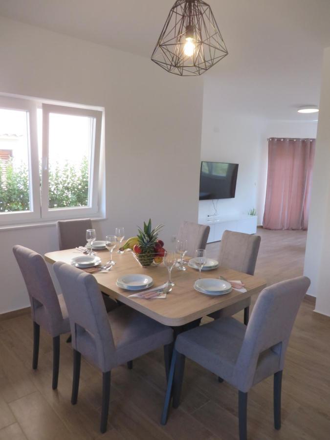 M&L Holliday Home Biograd Na Moru Eksteriør billede