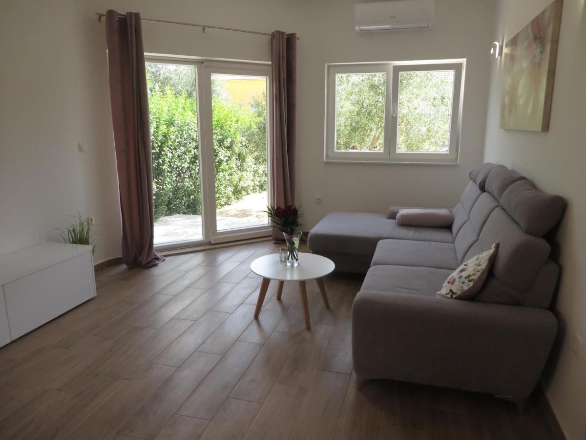 M&L Holliday Home Biograd Na Moru Eksteriør billede