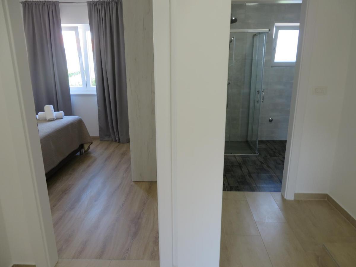 M&L Holliday Home Biograd Na Moru Eksteriør billede