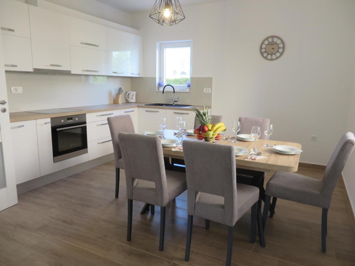 M&L Holliday Home Biograd Na Moru Eksteriør billede