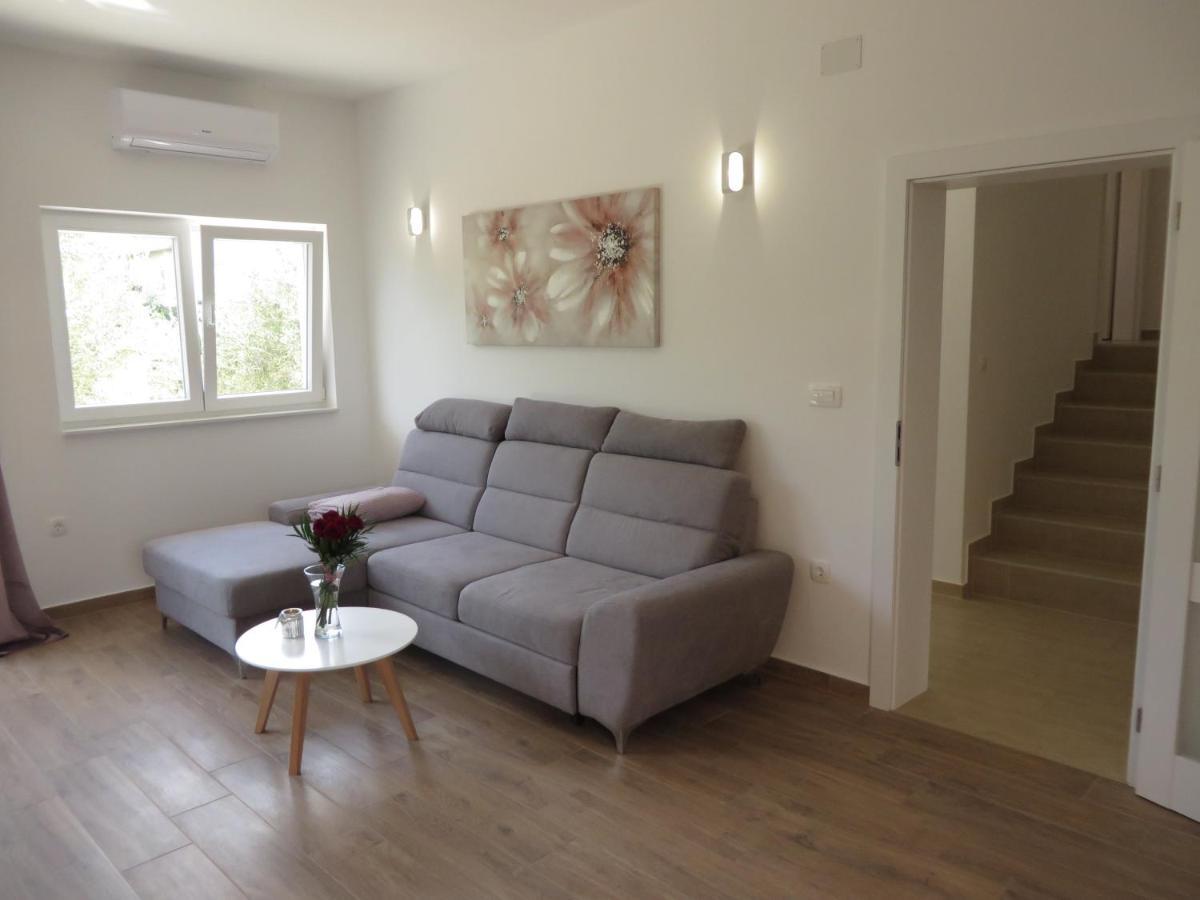 M&L Holliday Home Biograd Na Moru Eksteriør billede