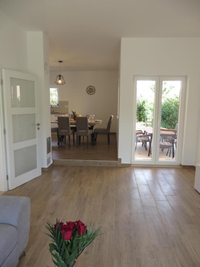 M&L Holliday Home Biograd Na Moru Eksteriør billede
