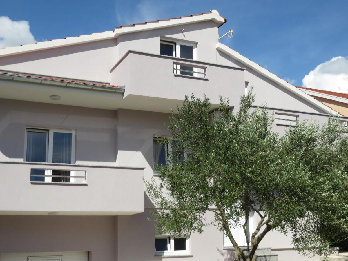 M&L Holliday Home Biograd Na Moru Eksteriør billede