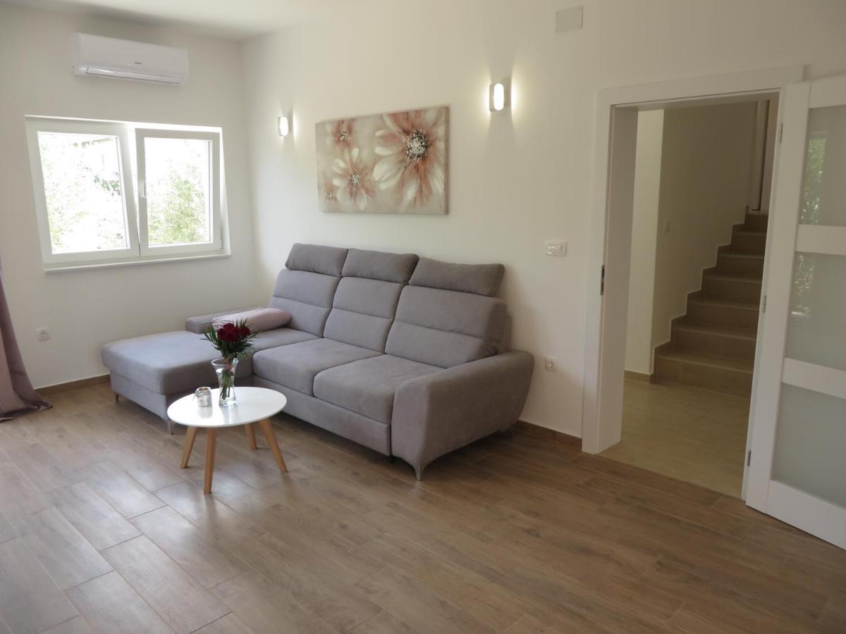 M&L Holliday Home Biograd Na Moru Eksteriør billede