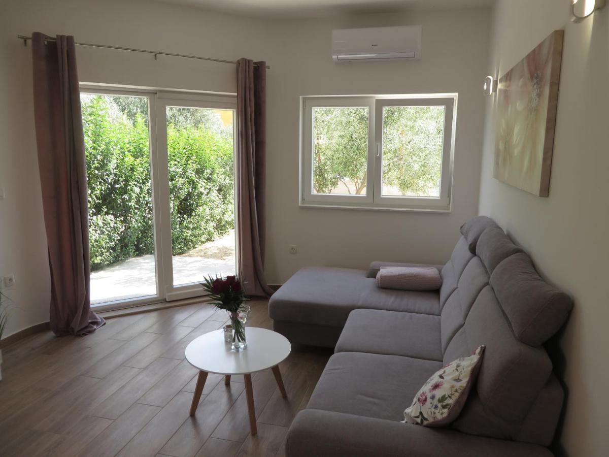 M&L Holliday Home Biograd Na Moru Eksteriør billede